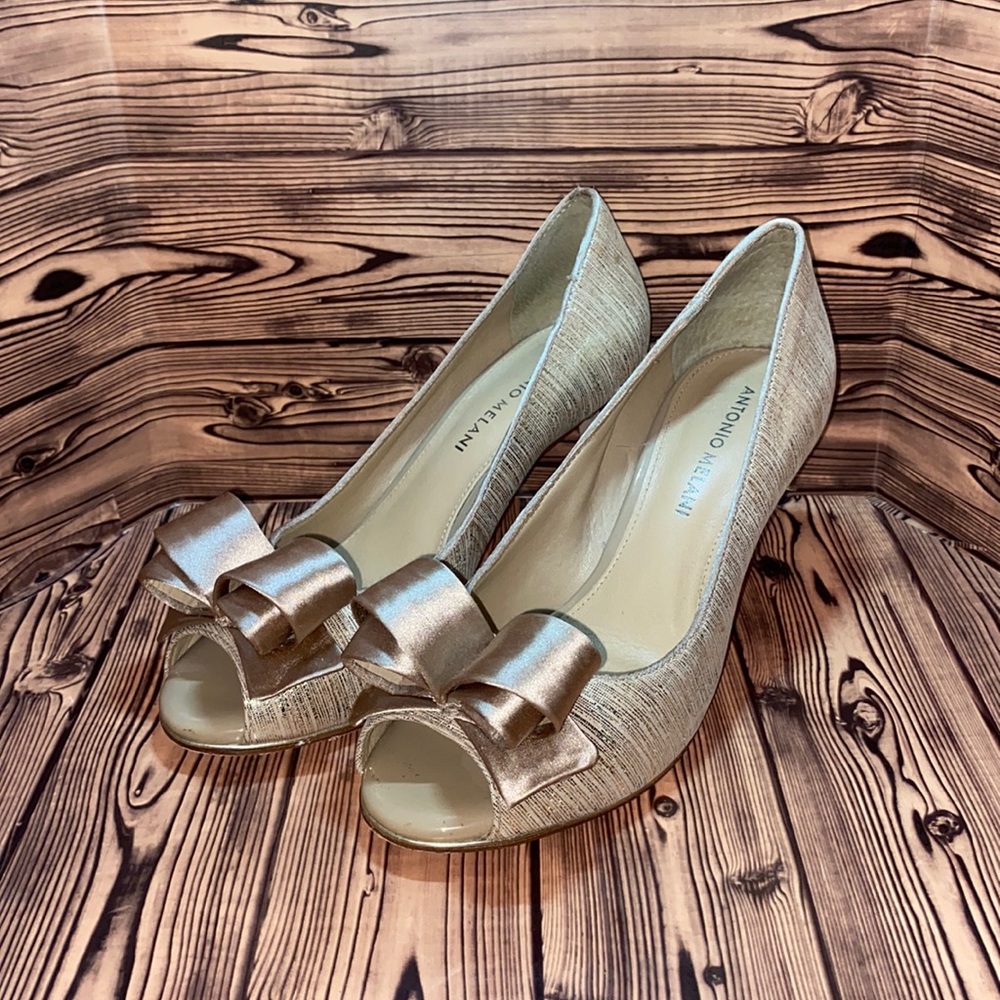 Antonio Melani Metallic Gold Heels Double Bow Sz 7M